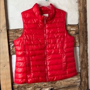 Relativity shiny red quilted vest. XL.